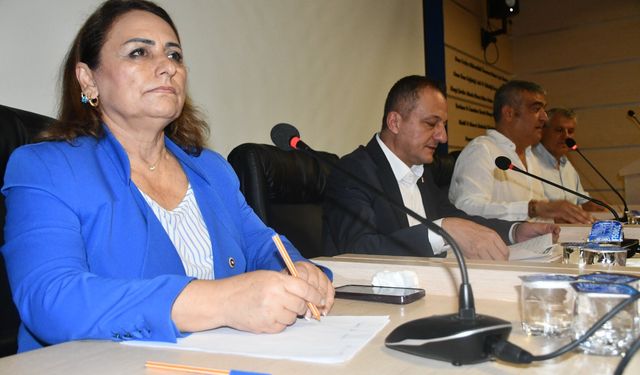 Müzeyyen Şevkin'den Mersin'de kritik toplantı
