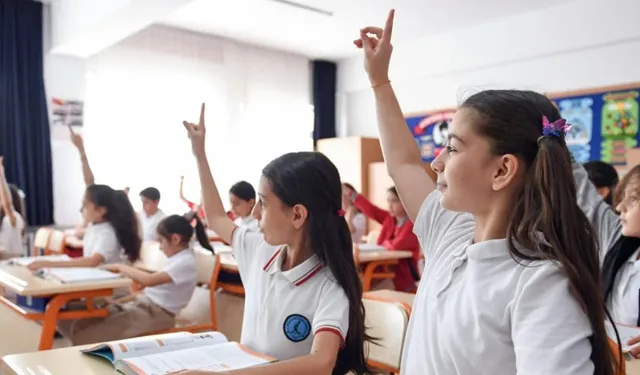 Okullarda serbest kıyafet dönemi sona eriyor! Yeni eğitim yılında tek tip forma zorunlu