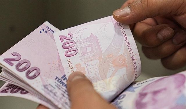 Milyonlarca memur ve emekli dikkat: Zam beklentisi yine boşa çıkabilir