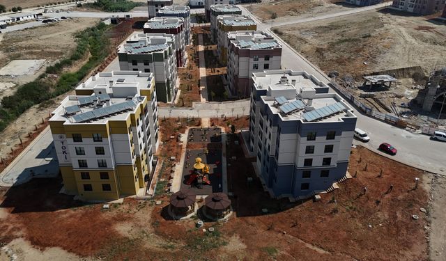 CHP’li Tanal’dan TOKİ Tepkisi: "3 Aydır Ne Su Ne Elektrik Var!"