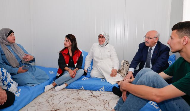Vali Köşger’den Gazze’den Gelen Ailelere Destek Ziyareti