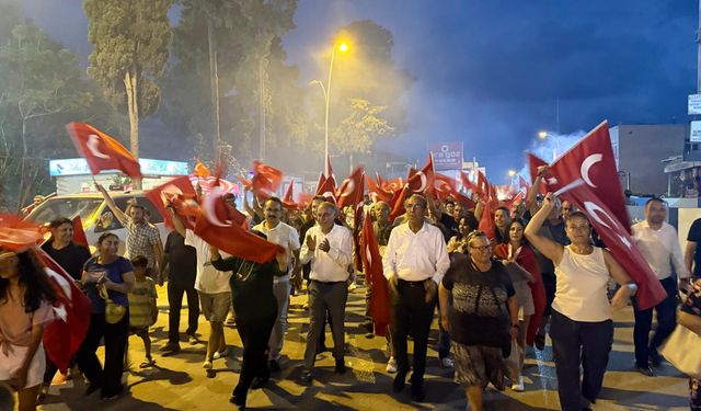 Yumurtalık’ta 30 Ağustos Coşkusu: Bayraklarla, meşalelerle zafer yürüyüşü