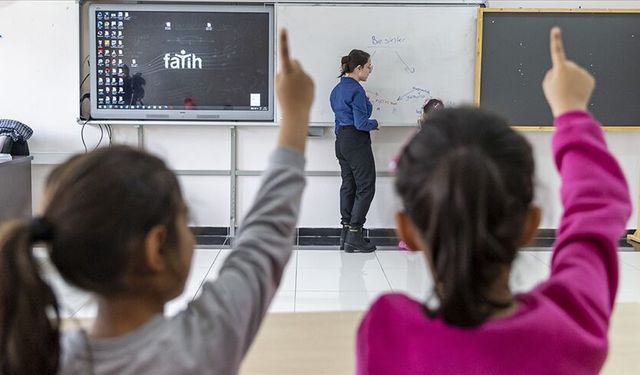 24 Kasım Öğretmenler Günü Yarım Gün Mü, Tatil Mi?