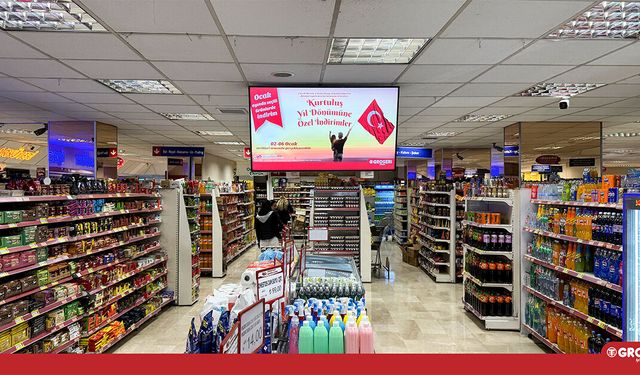 Groseri, Adana'nın kurtuluşunu indirimle kutluyor