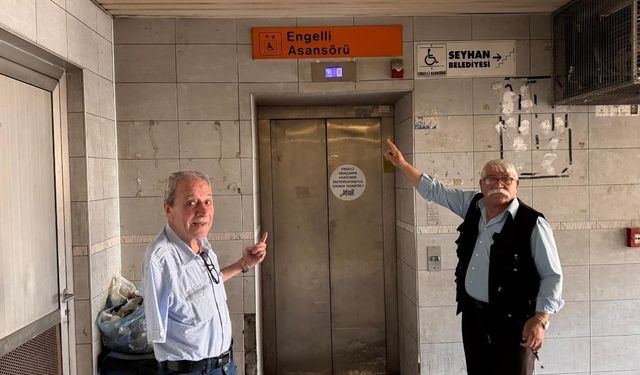 Adana'da engelli vatandaşlardan asansör isyanı