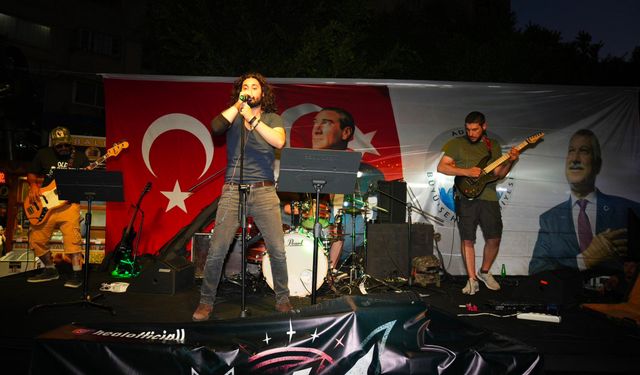 Adana'da yazın enerjisi "Bi Yaz Konserleri" ile başladı