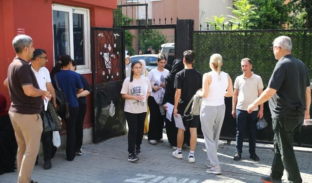 Adana'da YKS heyecanı başladı
