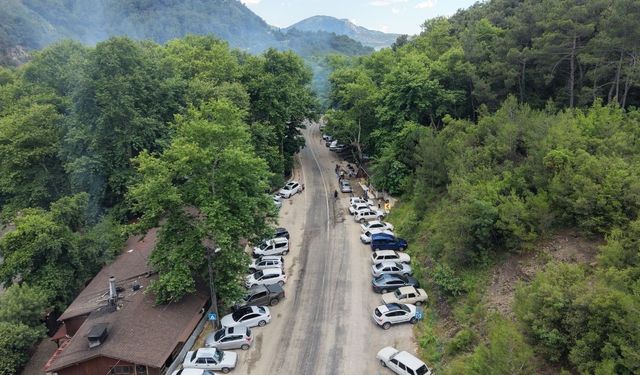 Adanalılar serinlemek için Kozan'a akın etti
