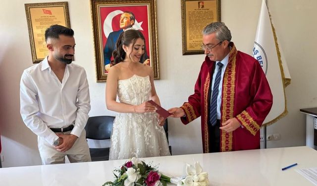 Ali Bedrettin Karataş genç çiftin nikâhını kıydı!