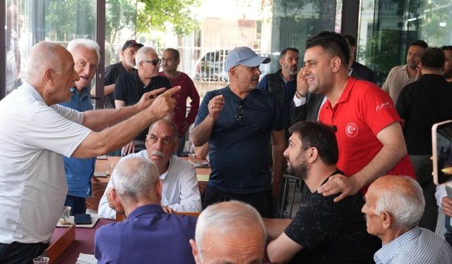 Başkan Kozay Güzelyalı’da vatandaşların taleplerini dinledi