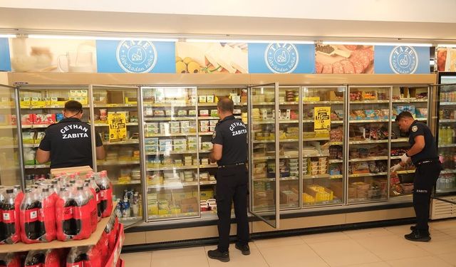 Ceyhan Belediyesi zincir marketlerde denetim yaptı
