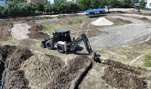 Ceyhan'da Kent Meydanı Projesi'nde çalışmalar sürüyor