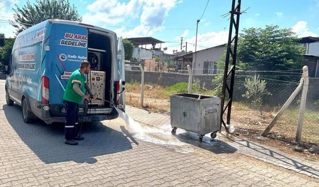 Ceyhan'da temizlik mesaisi aralıksız sürüyor