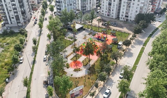 Ceyhan Belediyesi karne sevincini park açılışıyla taçlandırıyor