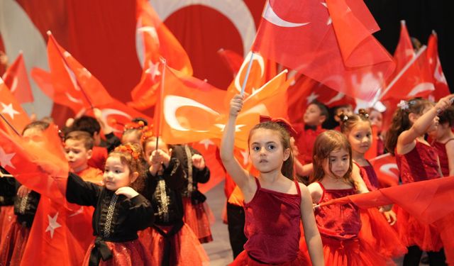 Çukurova Belediyesinde miniklerin yıl sonu heyecanı