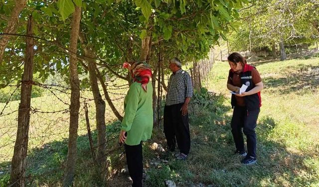 Kozan'da üreticilere kritik uyarılar! Tarım ekipleri sahaya indi