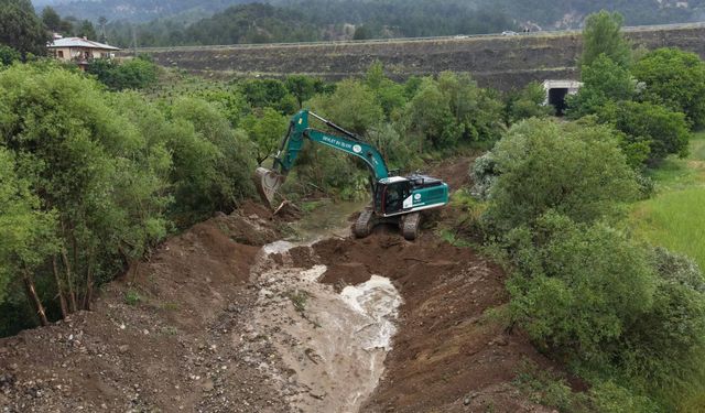 Pozantı Belediyesi’nden Dere ıslah çalışması