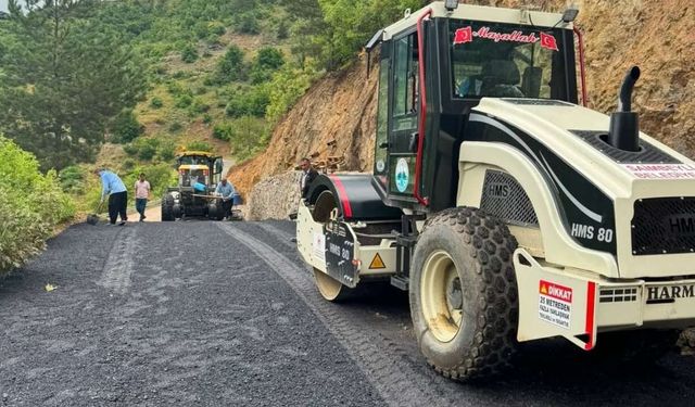 Saimbeyli'de Hakkı Dal Caddesi yenilendi