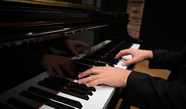 Sarıçam’da sanat dolu gece: Başkan Bilal Uludağ’dan hemşehrilerine davet
