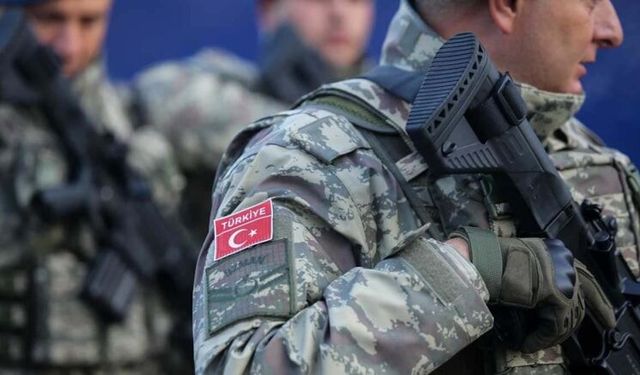 TSK personeli için yeni dönem! Sözleşmeli erlere kamu yolu açıldı