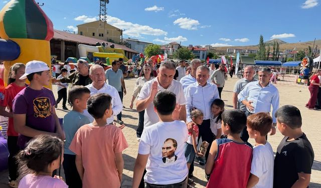 Tufanbeyli'de Çifte Mutluluk: Çocuklara Karne Şenliği, Mahallelere Hizmet Müjdesi