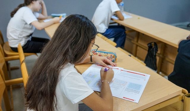 Yüreğir Belediyesi'nden öğrencilere ücretsiz LGS desteği