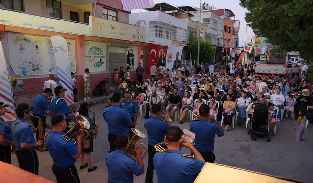 Adana’da mahalle şenliği rüzgarı: Kışla ve Köprülü’de büyük coşku!
