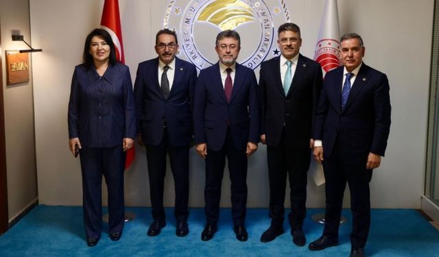 AK Parti Adana milletvekillerinden Bakan Yumaklı'ya ziyaret