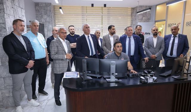 AOSB, KKTC heyetini ağırladı! Sanayi iş birliği masaya yatırıldı