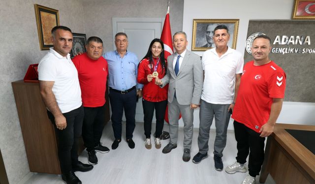 Avrupa Şampiyonu Elif Şevval Kurt’a Adana’da gurur dolu karşılama