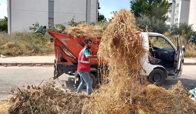 Ceyhan'da yeni hafta kapsamlı temizlik çalışmalarıyla başladı