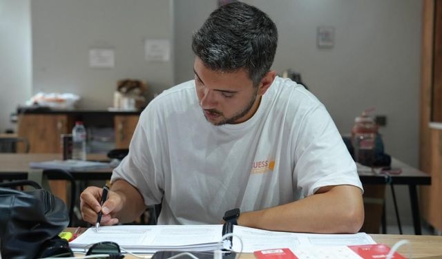 Çukurova Belediyesi Ders Kafelerle öğrencilere destek vermeyi sürdürüyor