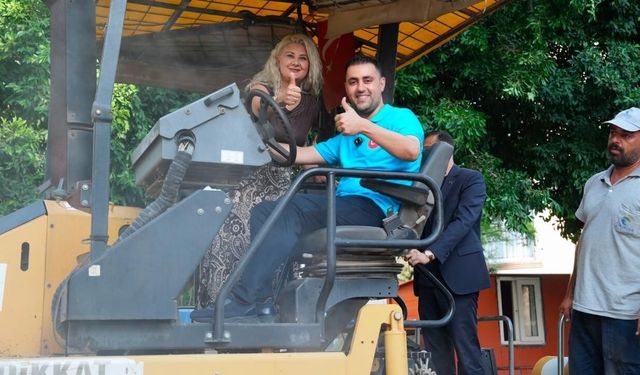 Çukurova'da asfalt mesaisi! Başkan Kozay sahaya indi