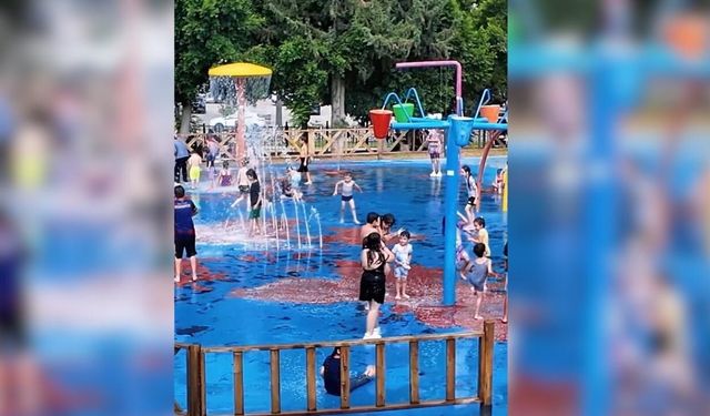 Çukurova’da çocuklar 'Su Oyun Parkları' ile hem serinliyor hem eğleniyor!