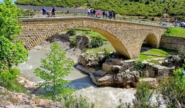 Karaisalı'da Çakıt 2 Köprüsü bakım ve yenileme çalışmaları başlıyor