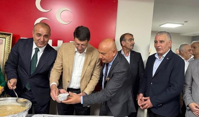 MHP Adana İl Başkanlığı’ndan Muharrem ayı vesilesiyle aşure ikramı