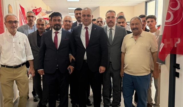 MHP Karataş İlçe Kongresi'nde Gökdemir Polat güven tazeledi