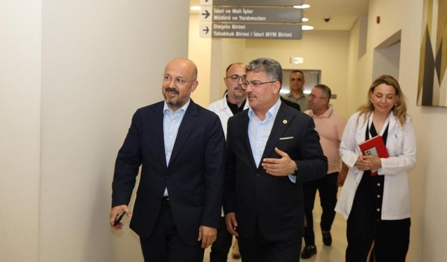 Milletvekili Faruk Aytek ve İl Sağlık Müdürü Halil Nacar'dan Adana Şehir Hastanesi'ne ziyaret