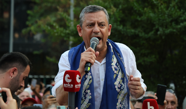 Özgür Özel'den Adana'da yeni yol mesajı: "Ya partimizi geri alacağız ya da yeni bir yol açacağız"