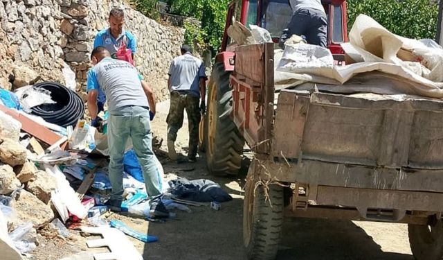 Saimbeyli'nde temizlik çalışmaları aralıksız sürüyor