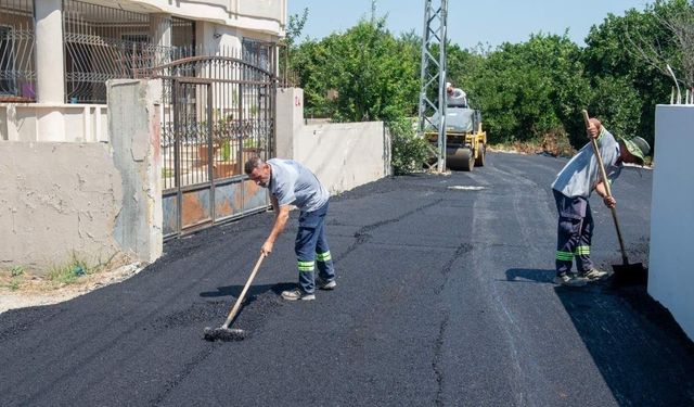 Seyhan'da asfalt seferberliği hız kesmiyor