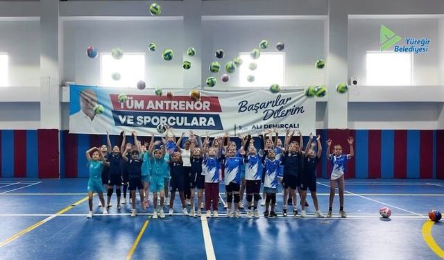Yüreğir’de çocuklar ve gençler Yaz Spor Okulları ile eğlenerek öğreniyor
