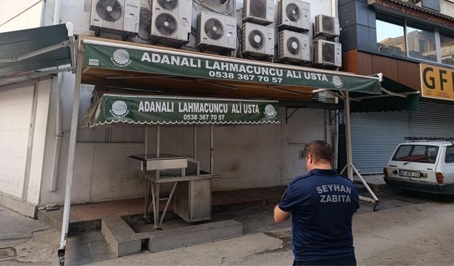 Adana'da tepki çeken seyyar lahmacuncunun tezgâhı kaldırıldı