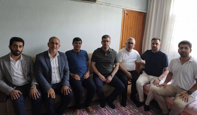 AK Parti Adana İl Başkanı Mustafa Özkan’dan Osman Kurdak’a geçmiş olsun ziyareti