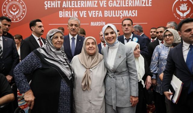 Bakan Göktaş, şehit aileleri ve gazilerle vefa buluşmasında bir araya geldi