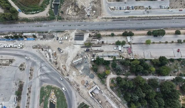 Ceyhan’ın ilk araç üst geçidinde çalışmalar sürüyor