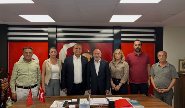 CHP Adana İl Başkanlığı’nda buluşma: Milletvekili Ali Öztunç’tan İl Başkanlığına ziyaret