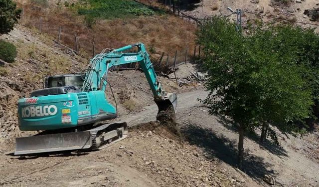 Feke’de mahalle yollarına neşter: Çalışmalar Konakkuran’da sürüyor
