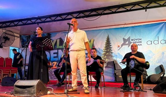 Karataş'ta Yaz Şenliği Coşkusu! Konser Vatandaşlardan İlgi Gördü