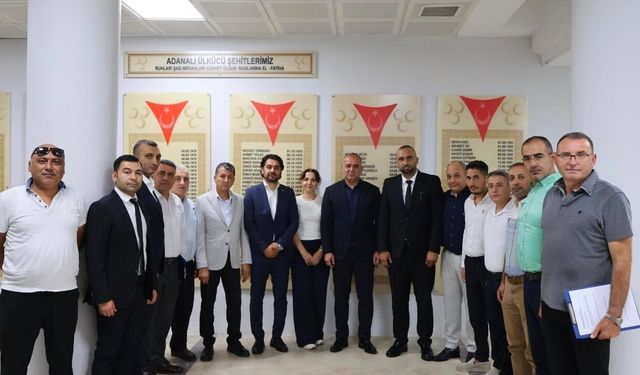 MHP Adana İl Başkanı Hakan Yıldırım Türkiye Kamu-Sen heyetiyle ülkücü şehitleri andı